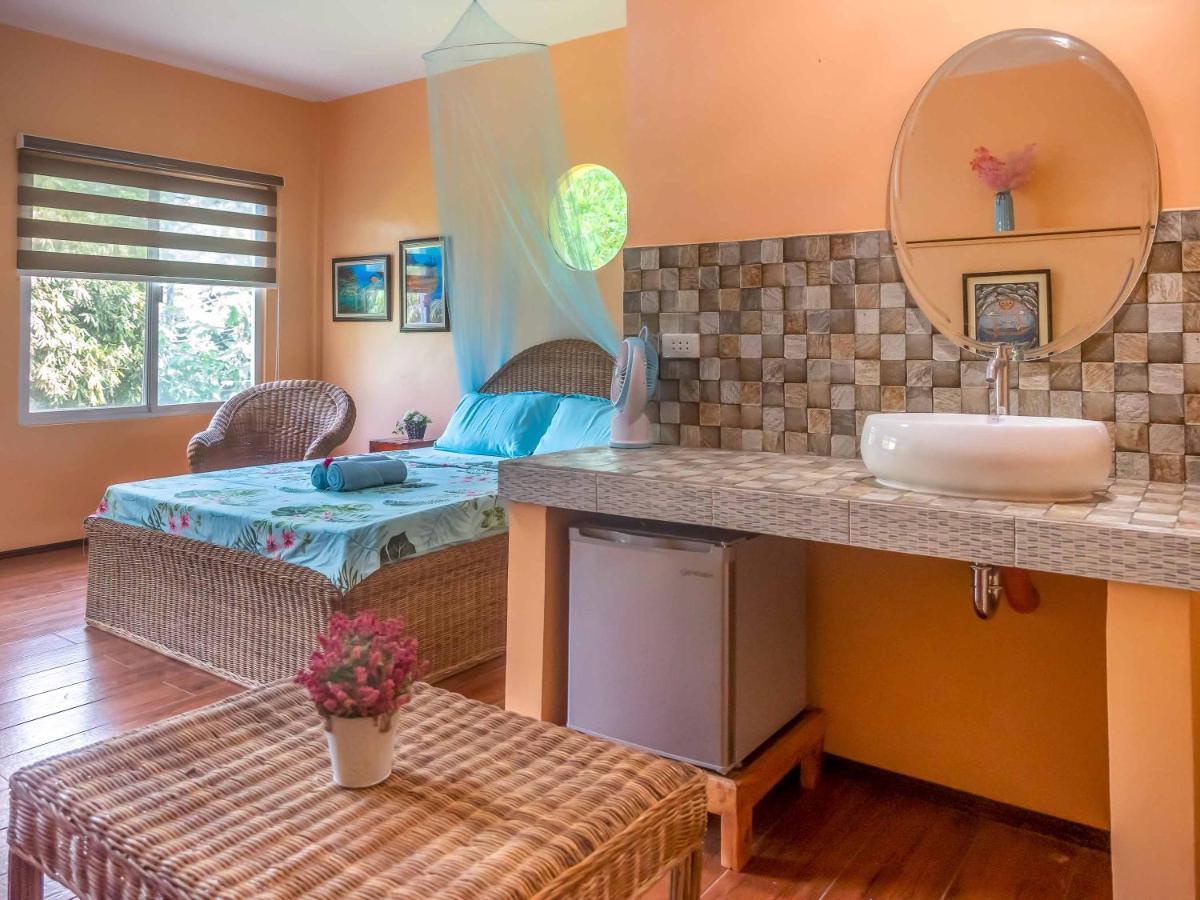 Blue Moon Guesthouse Puerto Princesa Екстер'єр фото