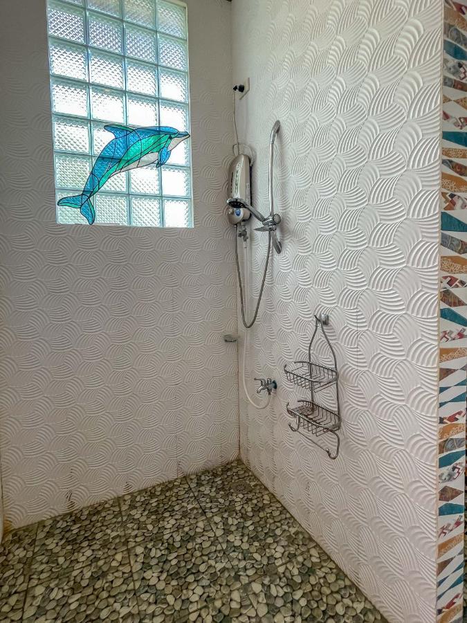 Blue Moon Guesthouse Puerto Princesa Екстер'єр фото