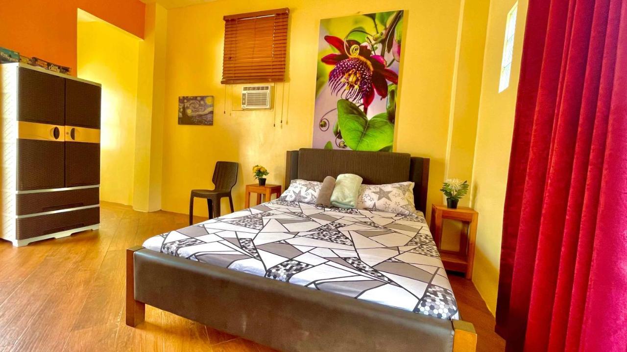 Blue Moon Guesthouse Puerto Princesa Екстер'єр фото