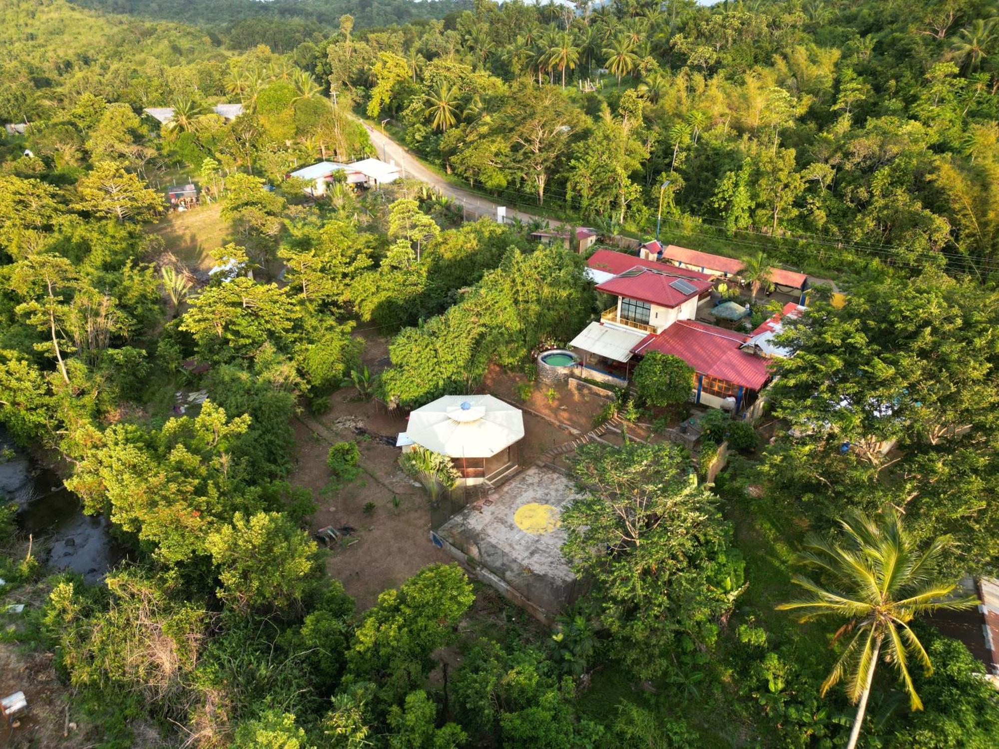 Blue Moon Guesthouse Puerto Princesa Екстер'єр фото