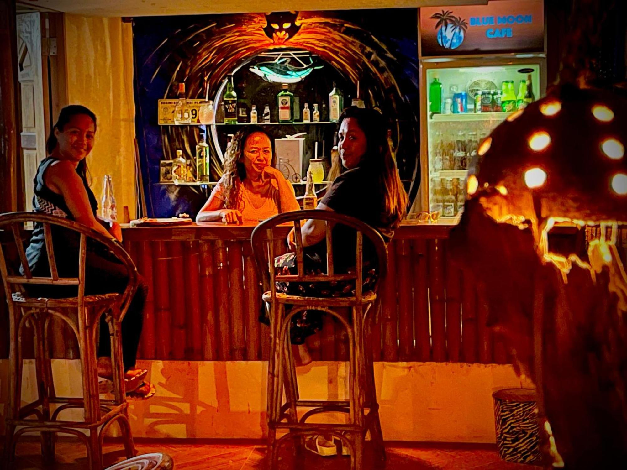 Blue Moon Guesthouse Puerto Princesa Екстер'єр фото